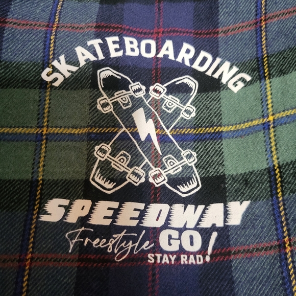 💥4 for $30💥 Survival Gear boy's button-up shirt with hood size LG 12-14 - Picture 4 of 8